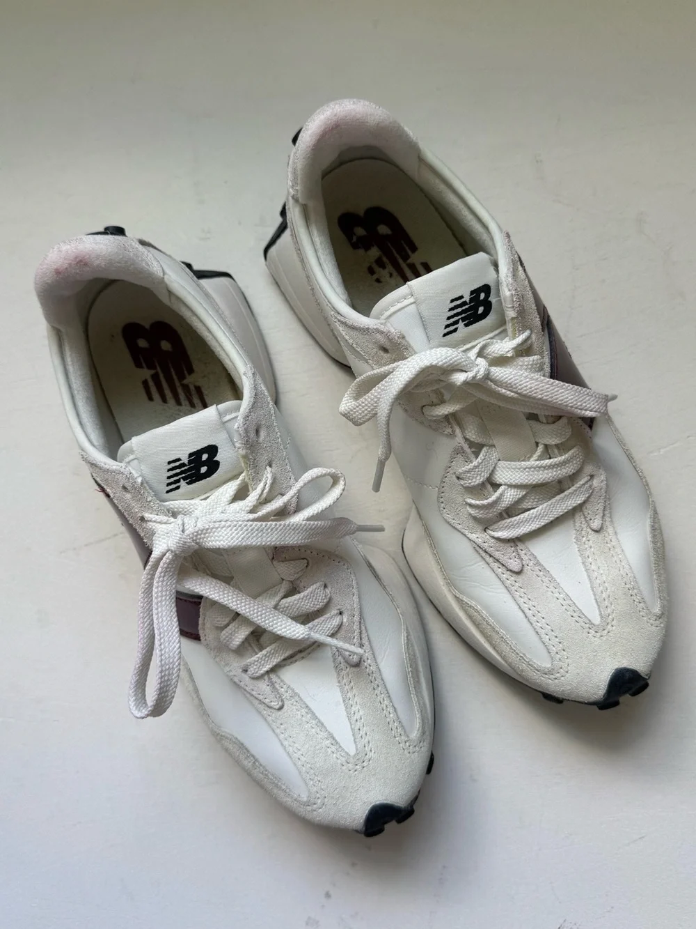 New Balance 327 Sneakers
